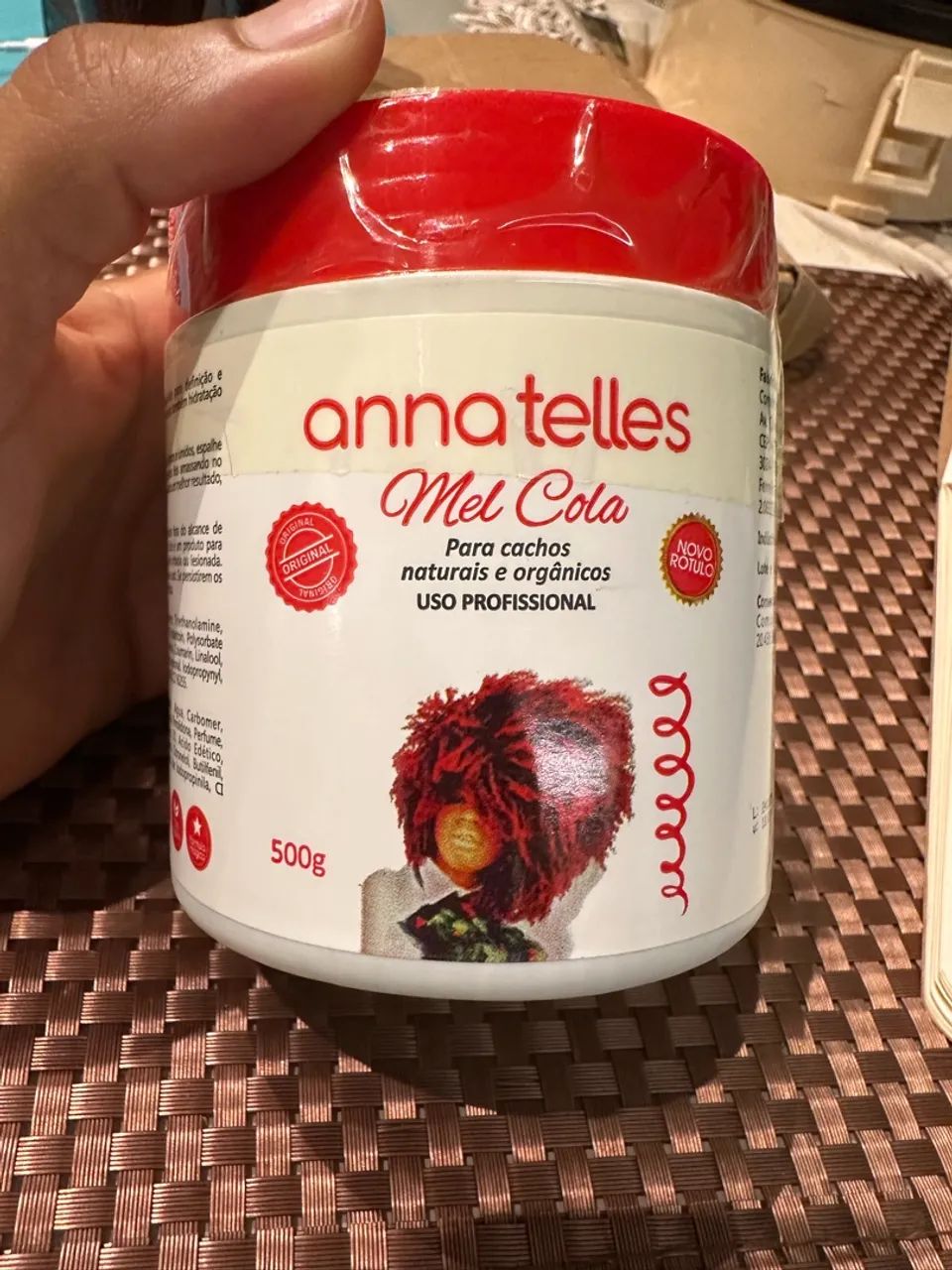 Anna Telles mel cola 