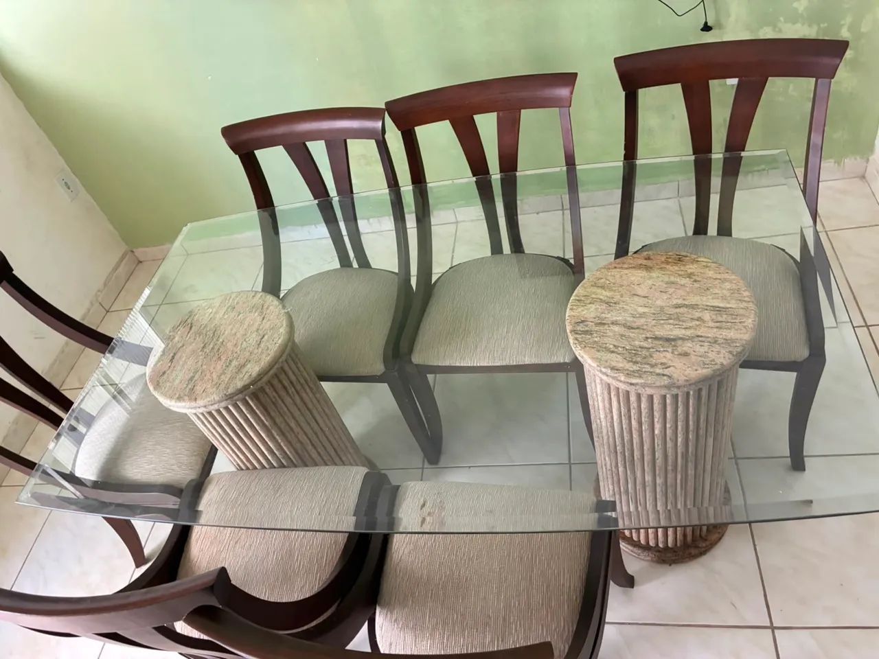 Mesa com pés de mármore detalhado  - Foto 2