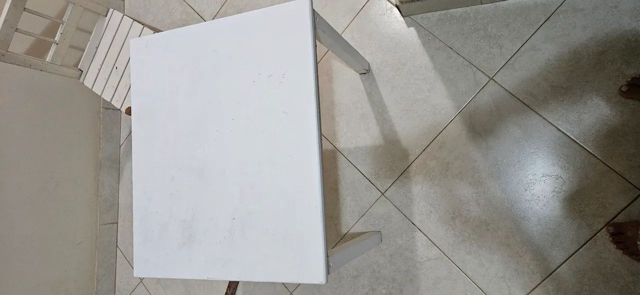 Mesa e cadeira infantil de madeira - Foto 2
