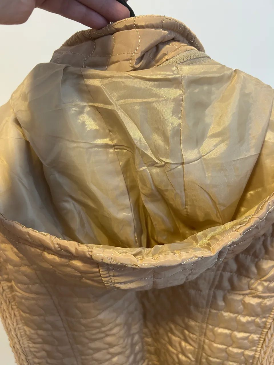 Colete novo com capuz removível  - Foto 2