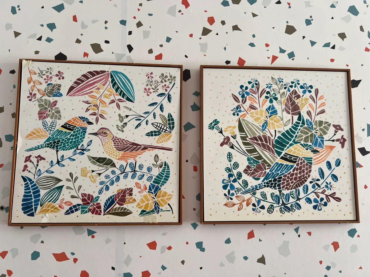 Duas prateleiras + mesinha + 3 quadros quarto menina  - Foto 3