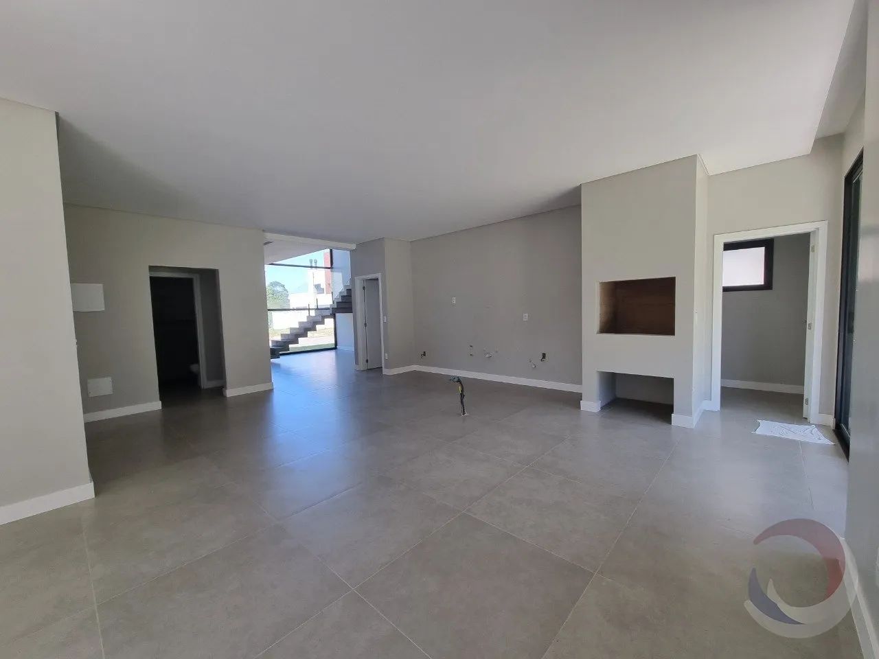 Casa Residencial de 4 dorms no bairro Ingleses