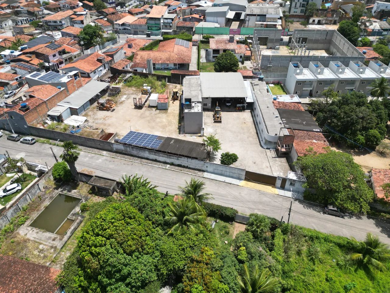 Galpao com predio comercial Barro duro