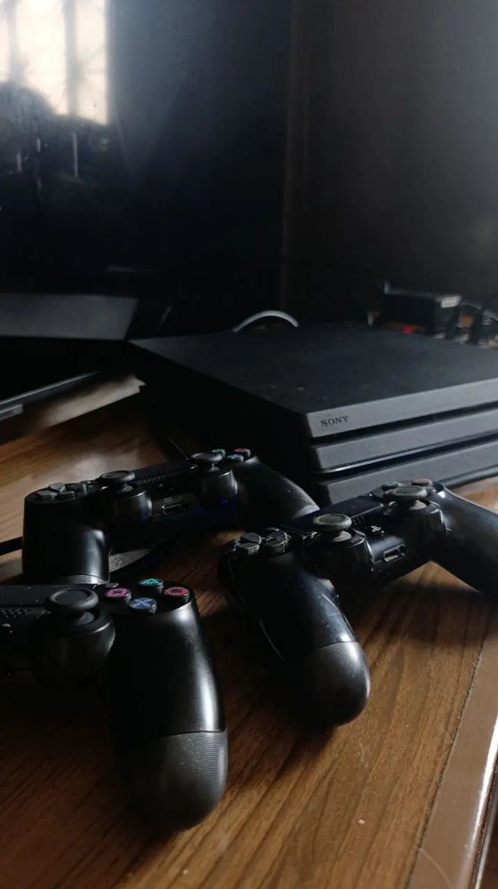 PS4 PRO 1T - Foto 3