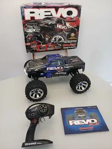 Traxxas Revo 3.3 - Novo