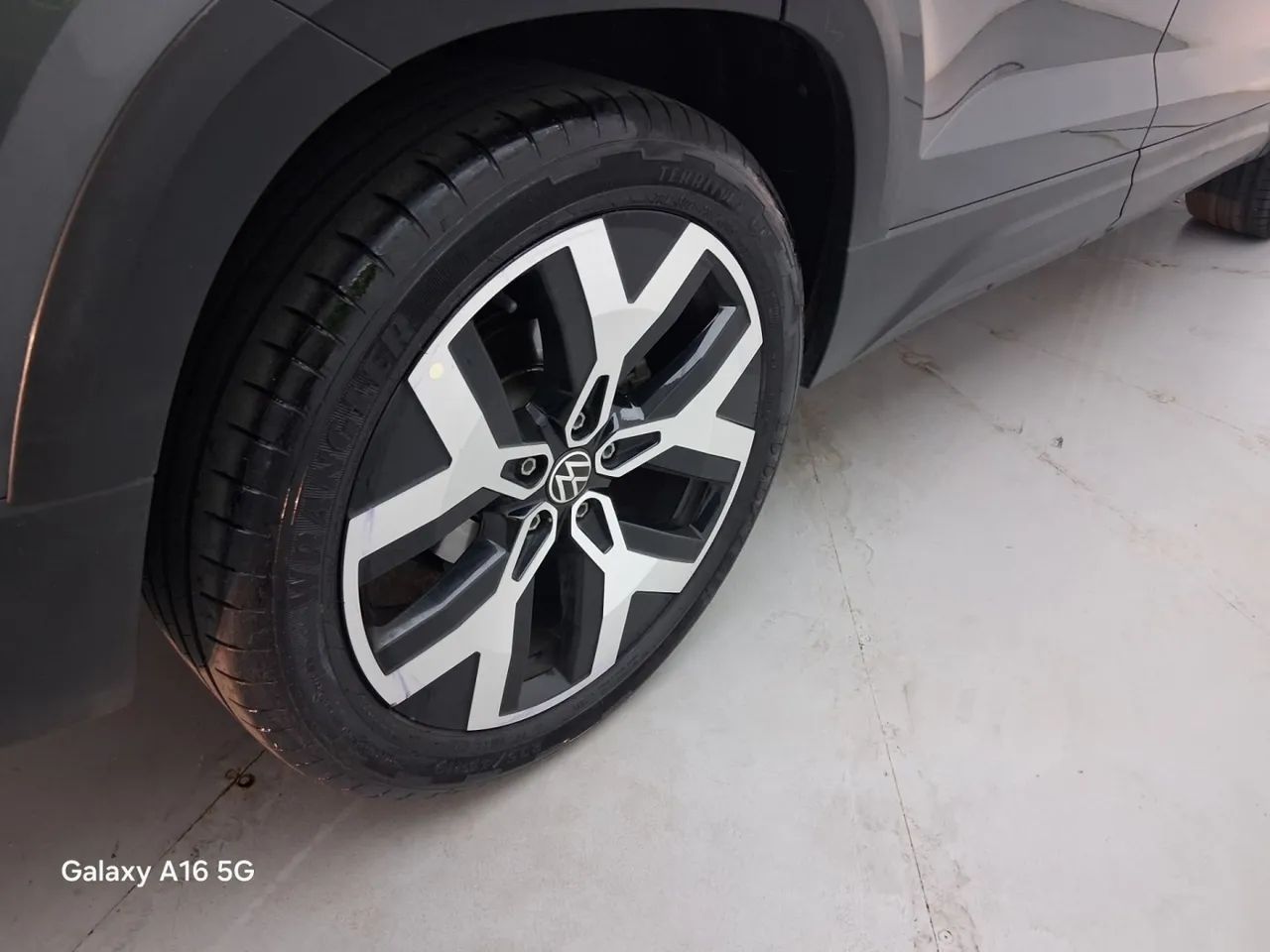 Volkswagen Taos Highline 1.4 250 TSI Flex Aut., foto 14 de 18