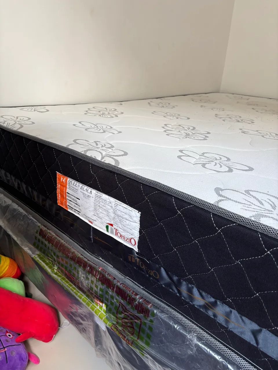 Cama Queen com molas ensacadas 