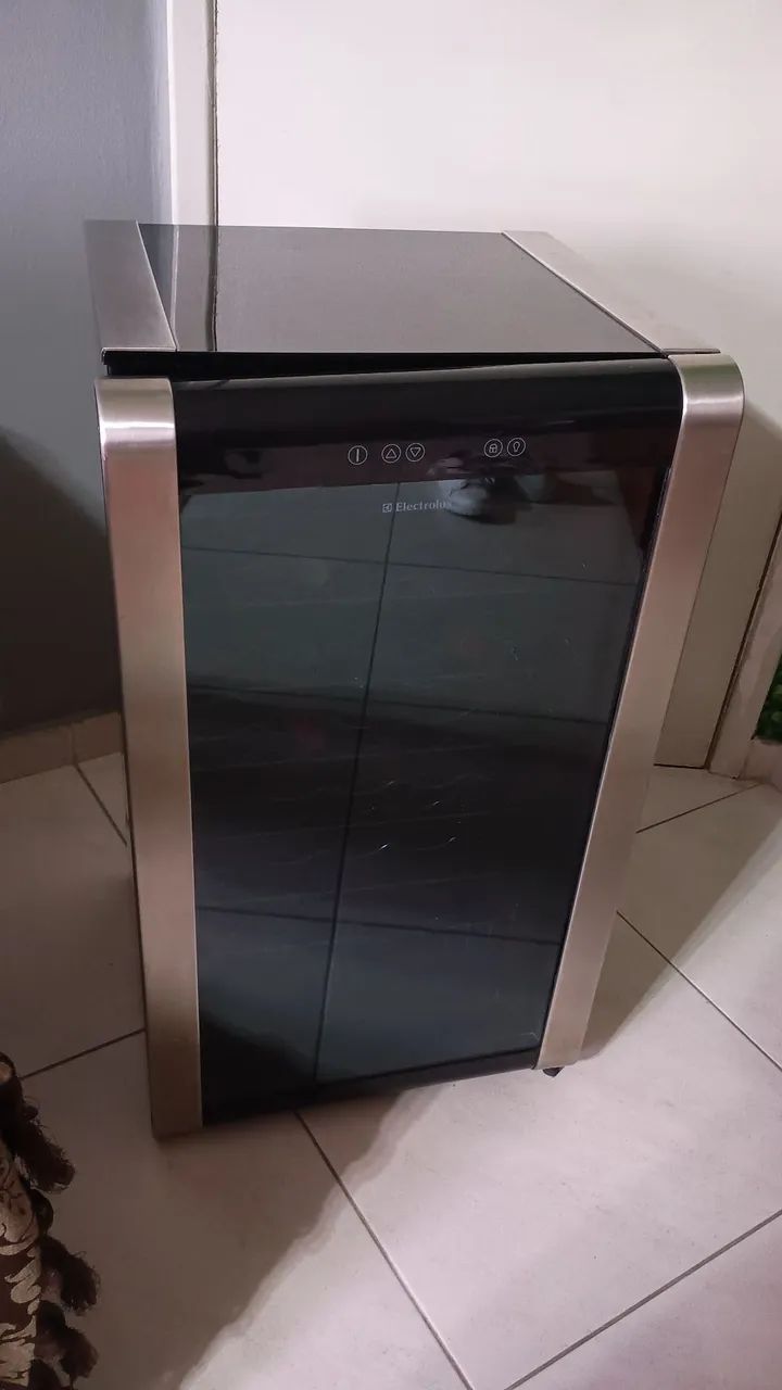 Adega Eletrolux 