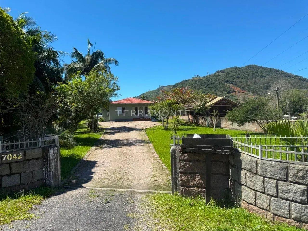 Chácara de 15.000 m² com casa mobiliada na Guarda - Foto 2