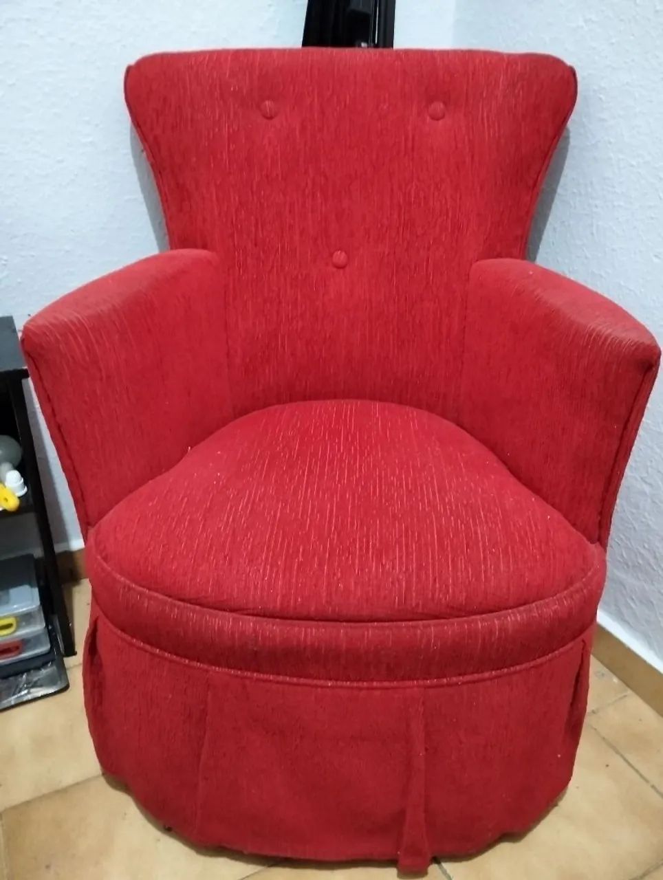 Vendo poltrona vermelha 60,00