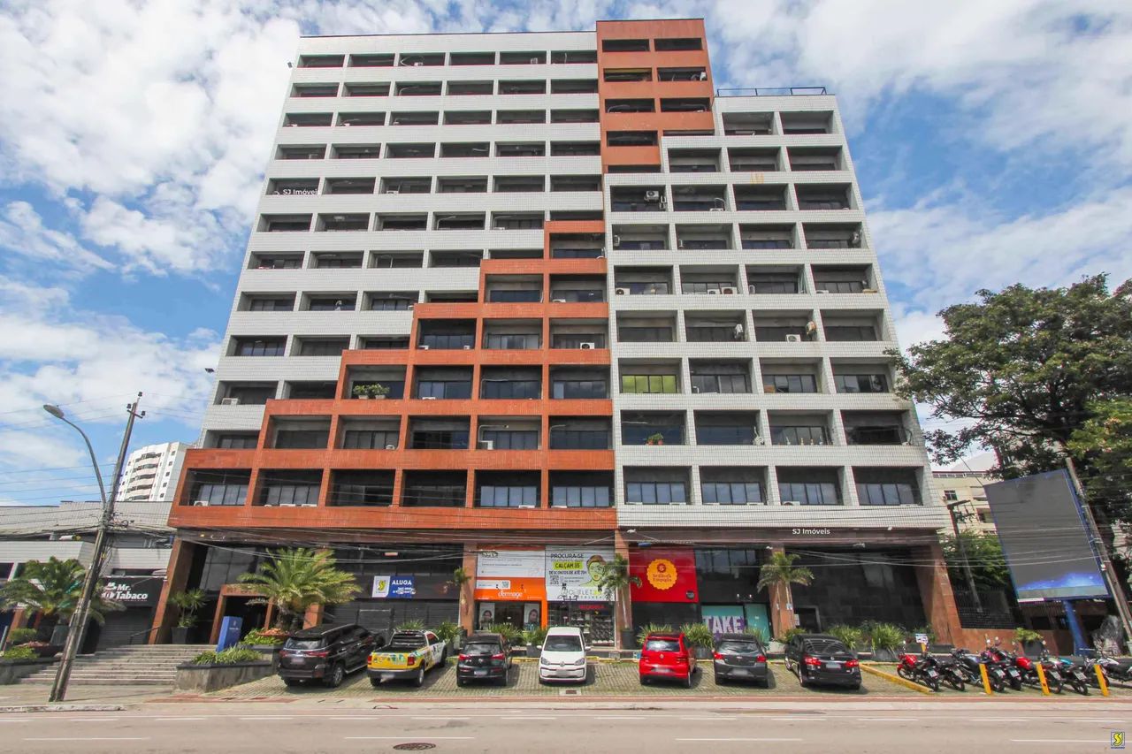 Loja comercial com mezanino na Varjota