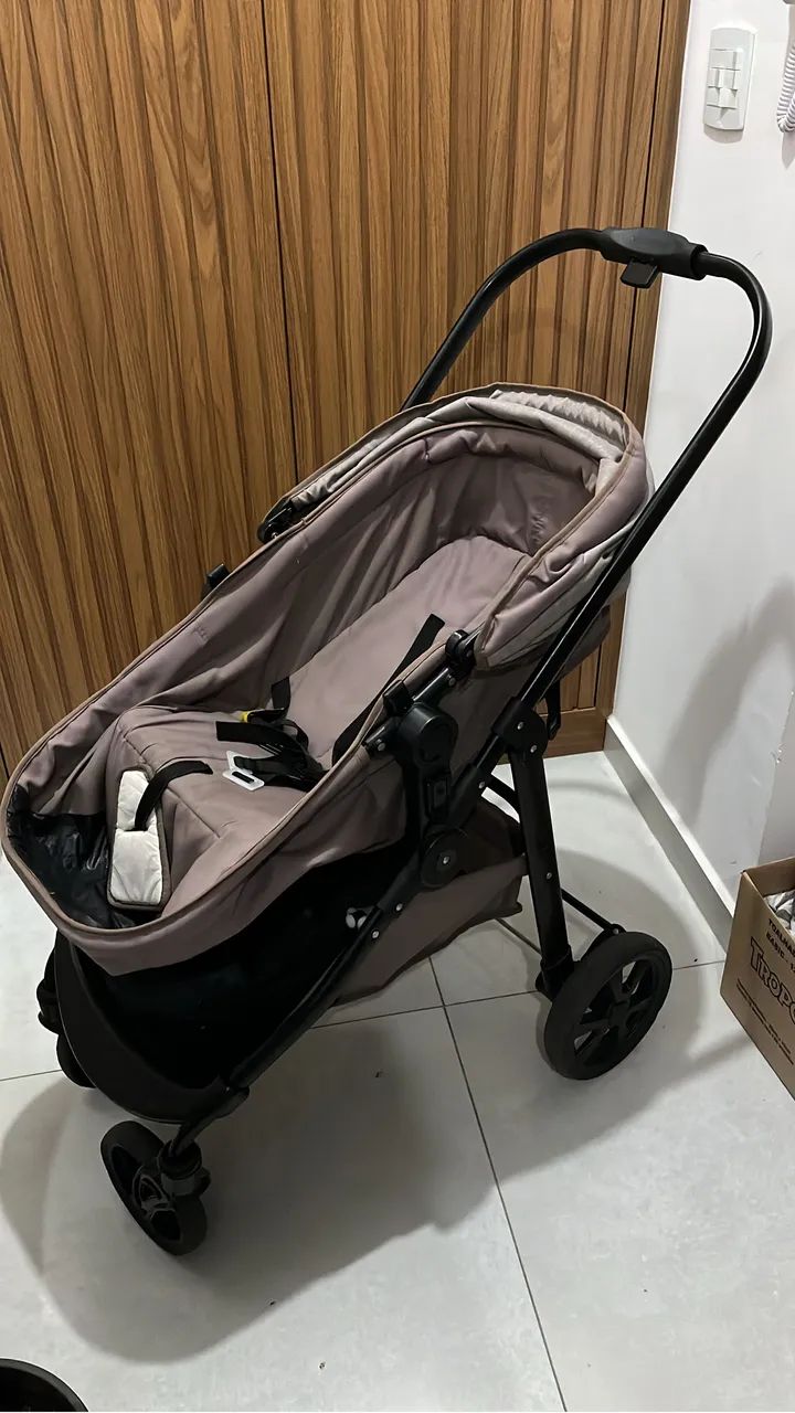 Carrinho de bebê e bbeconfort 