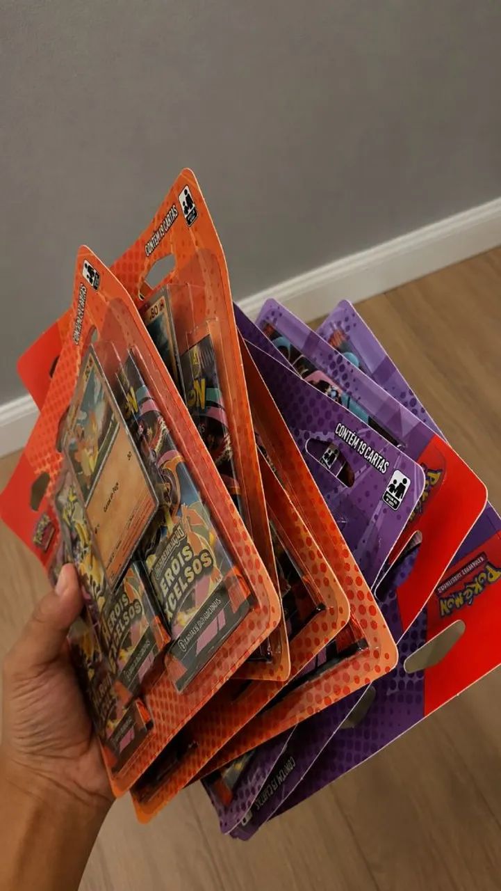 Blister triplo herois excelsos gastly e charmandr, 2 unidades de ghastly e 2 de charmander