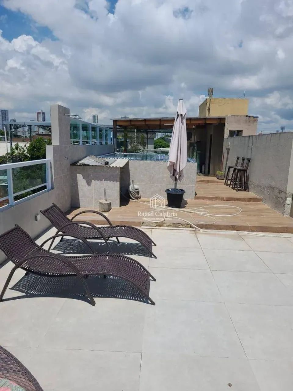 CASA AMPLA COM 3 PISOS, 7 QUARTOS E UMA ÁREA DE LAZER COM PISCINA E TERRAÇO GOURMET - Foto 5