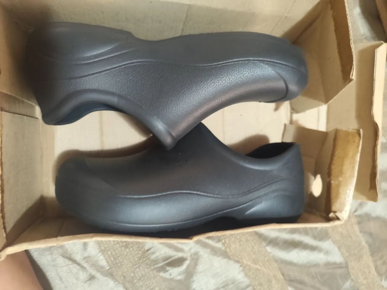 par de sapatos profissionais