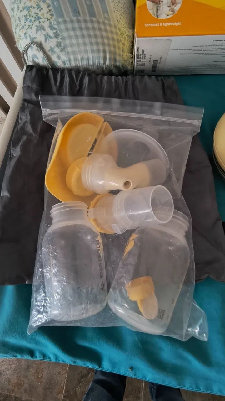 Bomba extratora de leite Medela Swing - Foto 4
