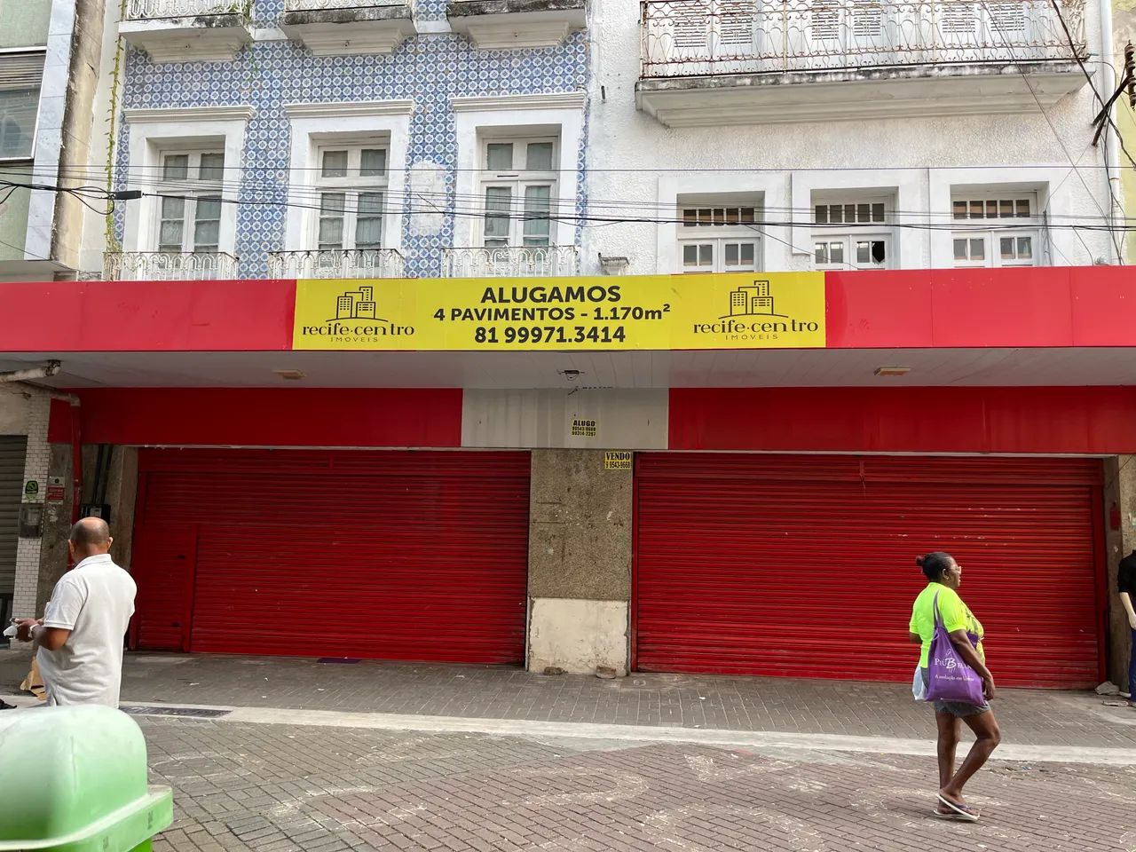 Lojas com 350 m2, edifício com 1.170.