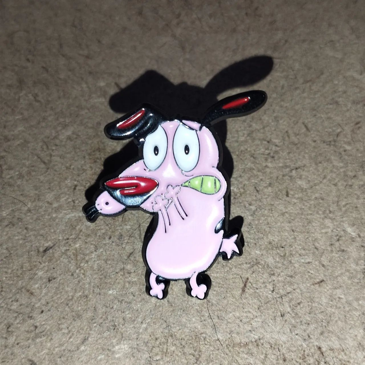 Pin/Broche Coragem o Cão Covarde - Foto 4