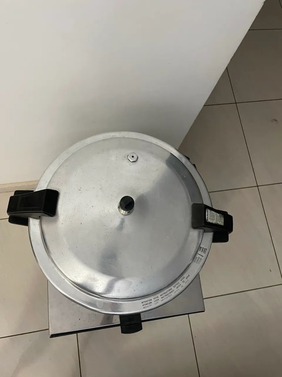 Panela de Pressão Industrial Rochedo 20 litros usada