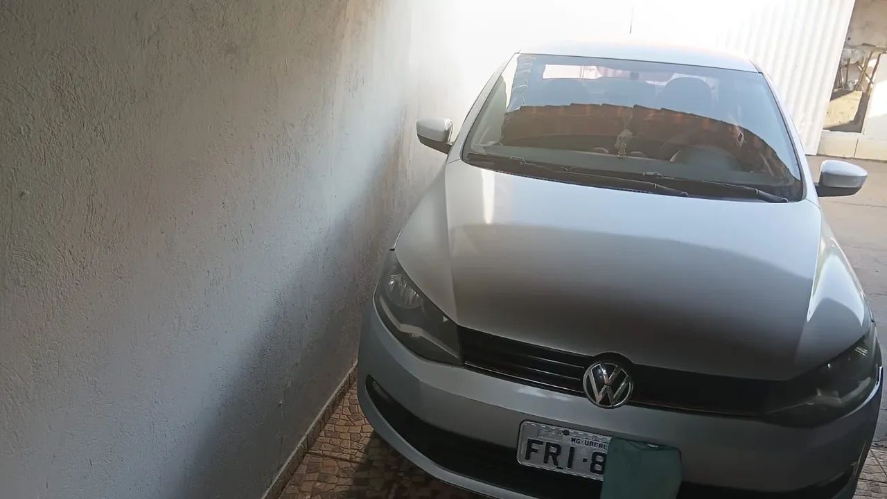 Volkswagen Voyage VOYAGE 1.0/1.0 City Mi Total Flex 8V 4p 2014
