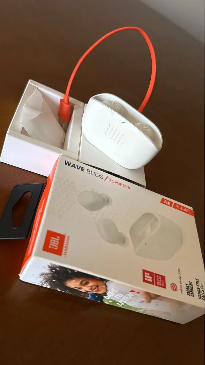 ? JBL Wave Buds Branco - R$ 150,00
