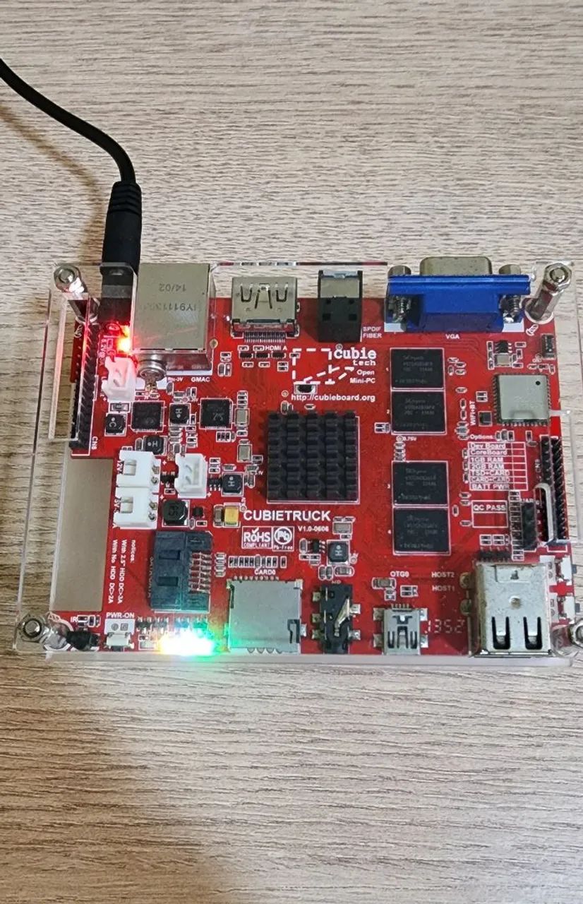 Mini PC Cubieboard 3 CubieTruck A20 Dual Core com WiFi,. Bluetooth, HDMI e SATA 2.0