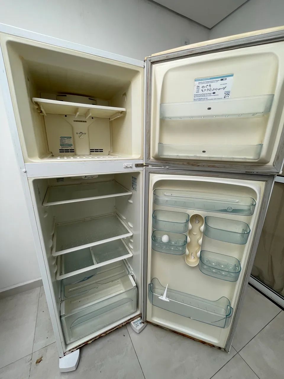 Desapego geladeira (com defeito) - Foto 2