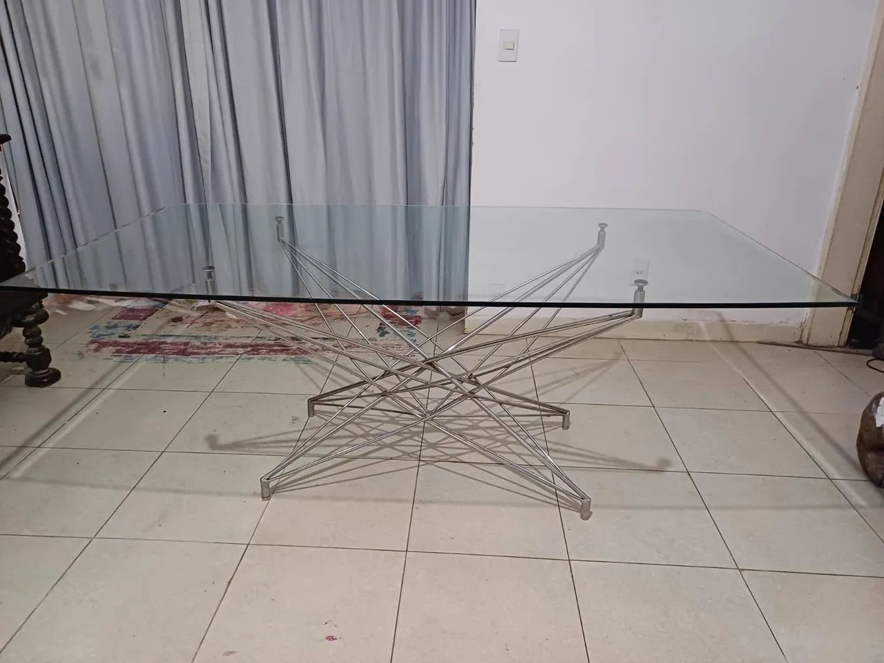 Mesa de jantar p 8 lugares com tampo de vidro