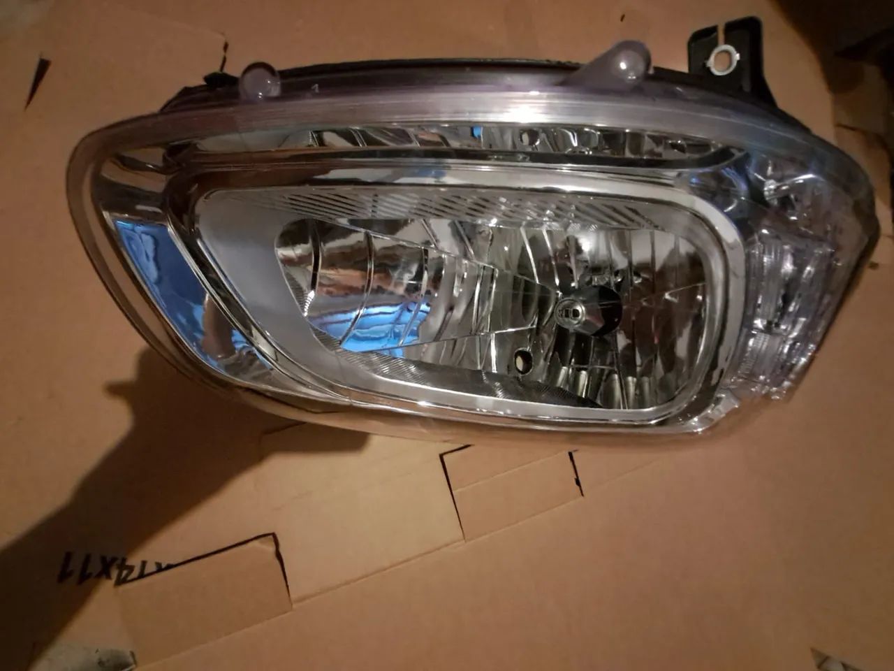 Par de faróis do uno attractive novo e nunca instalado - Foto 3