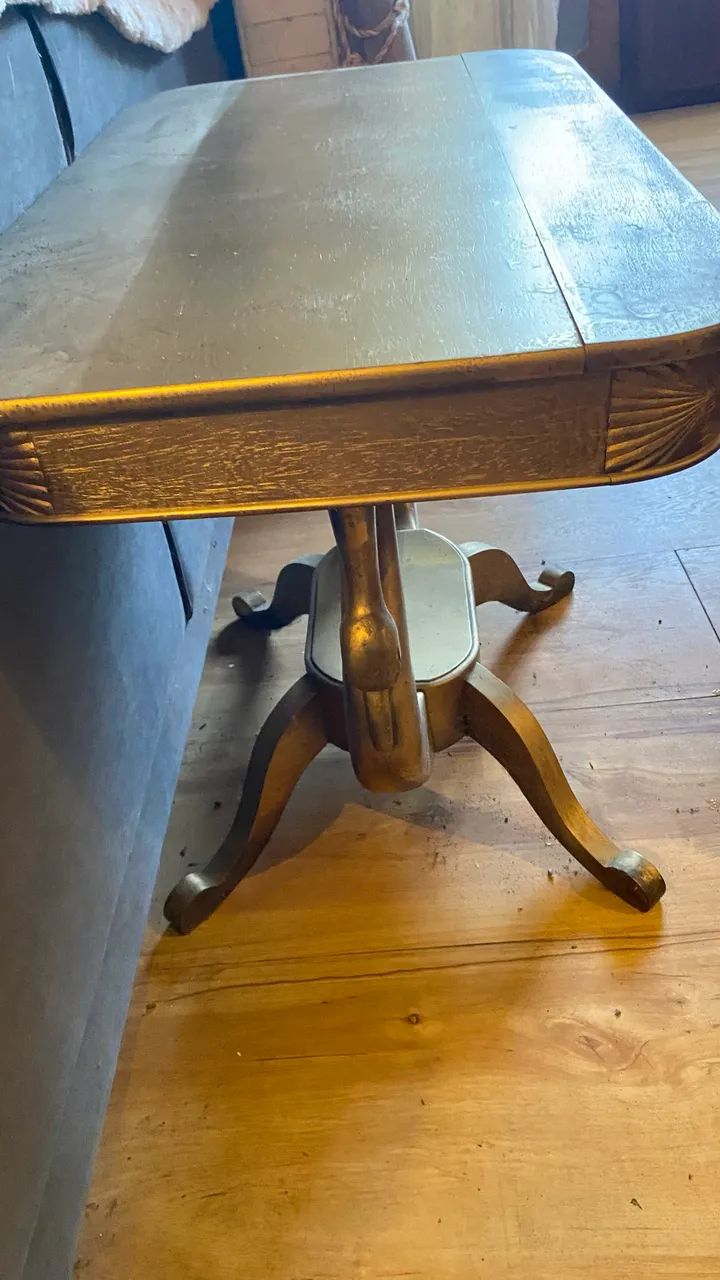 Mesa antiga com pés de cisnes - Foto 2