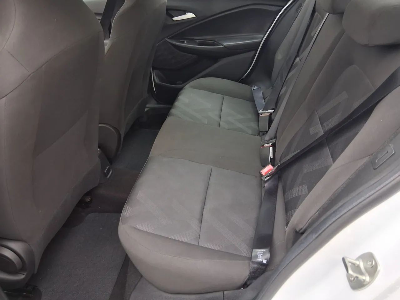 Chevrolet Onix Activ 1.4 8V Flex Aut. 4P, foto 17 de 18