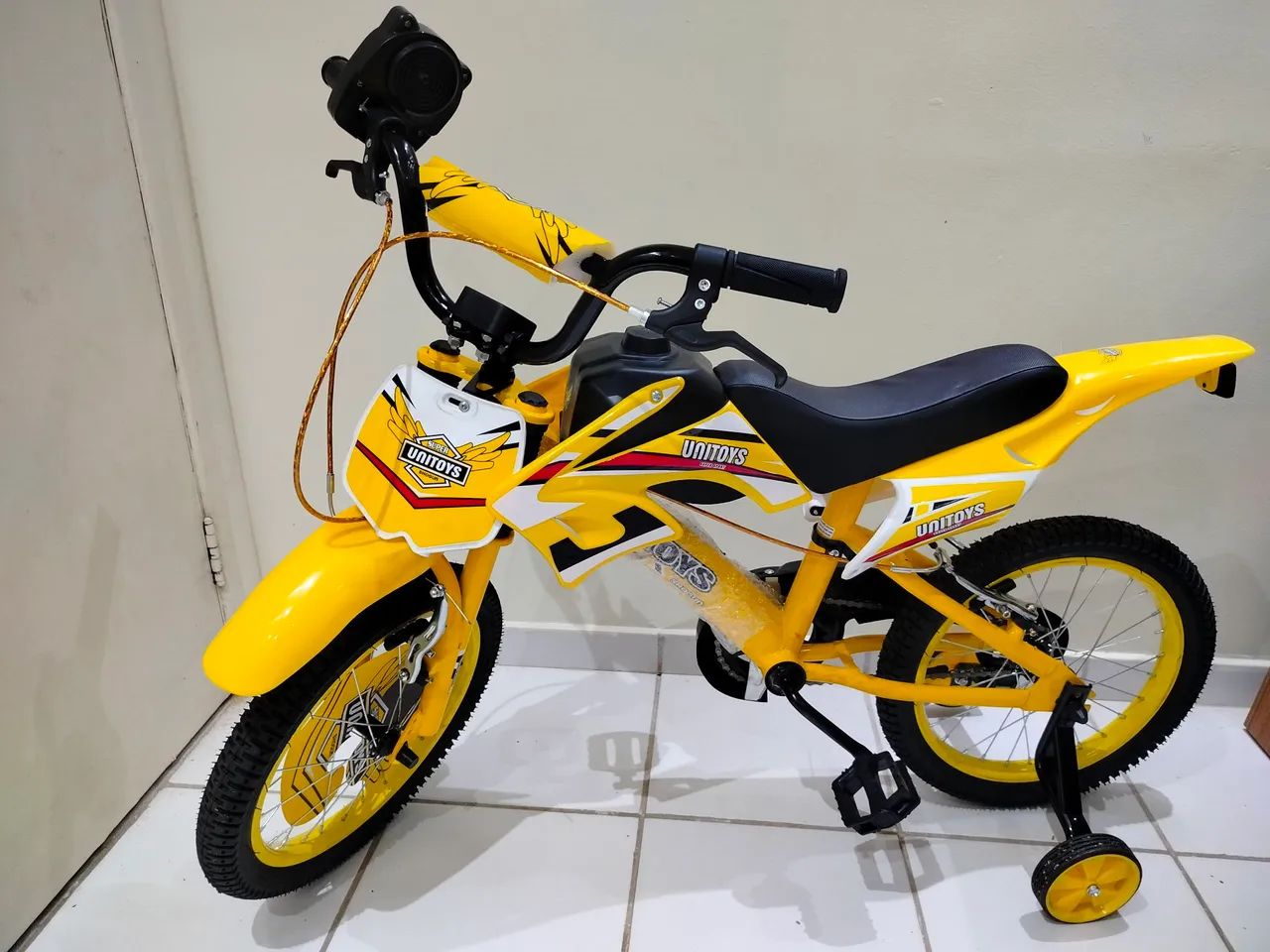 Vende se uma Bicicleta Infantil totalmente Nova - Foto 2