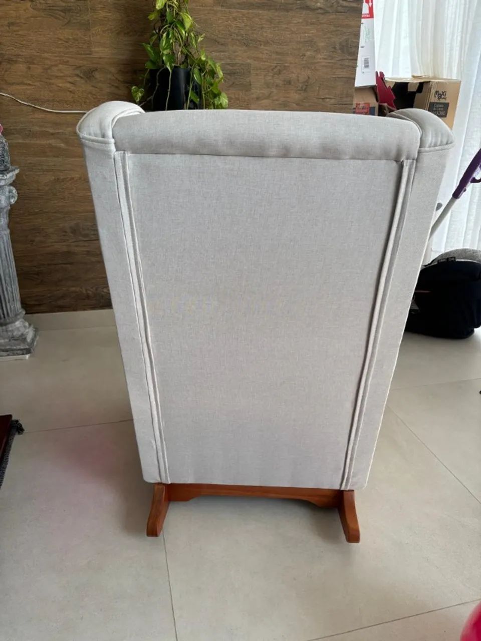 Poltrona de Amamentação com Balanço e Puff - Encosto Alto Linho Bege - Lahome Decor - Foto 4