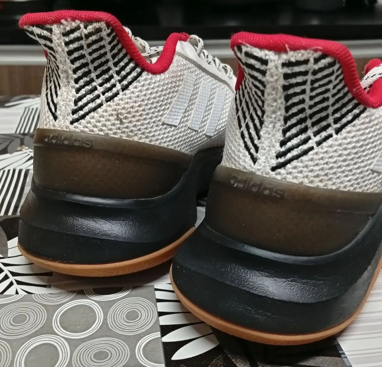 Tênis Adidas unissex  - Foto 3