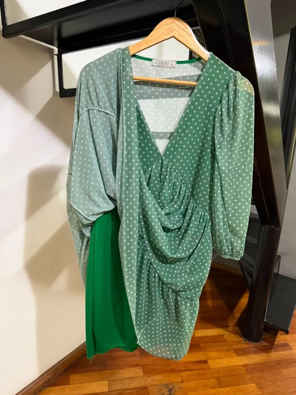 Vestido princesinha verde de bolinhas brancas  - Foto 2