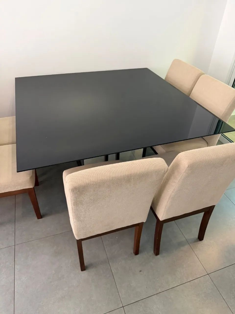 Mesa de jantar 8 lugares com 6 cadeiras - Foto 2