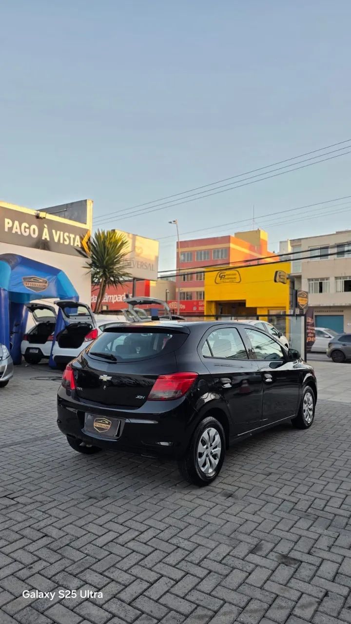 Chevrolet Onix JOY Hatch 1.0 8V Flex Mec. 4P 2019 - Foto 4