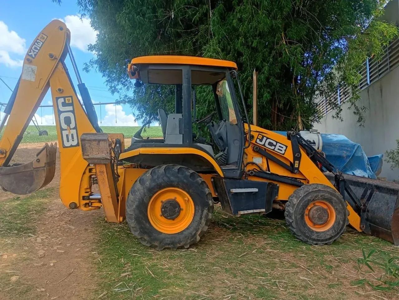 Retroescavadeira Jcb 3cx 4x4 Turbo  - Foto 2