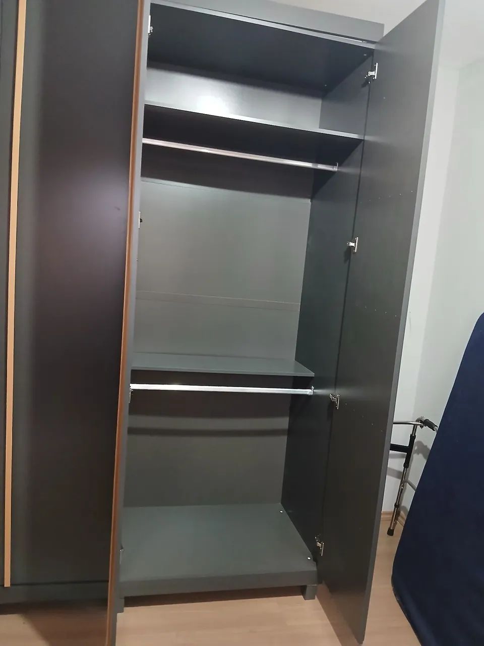 GUARDA ROUPA 6 PORTAS 4 GAVETAS  - Foto 5