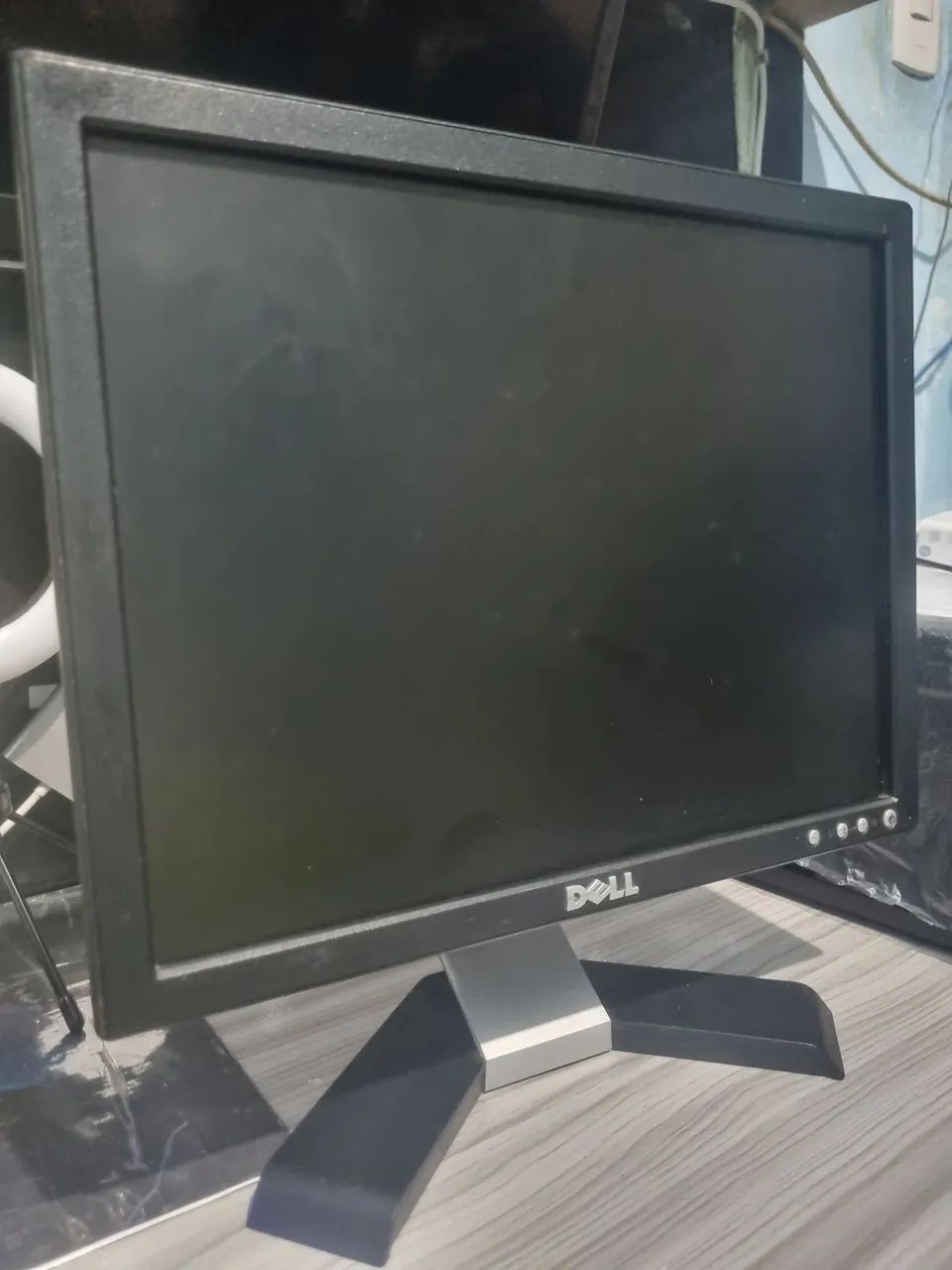 Monitor Dell 15" LCD - Completo (Acompanha Cabo VGA e de Força) - Foto 3
