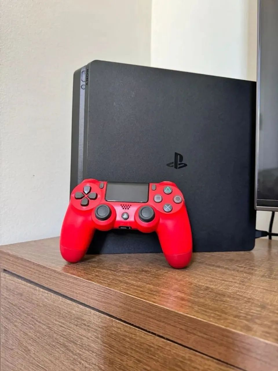 PS4 [Slim] + 1 controle ? Muito bem conservado