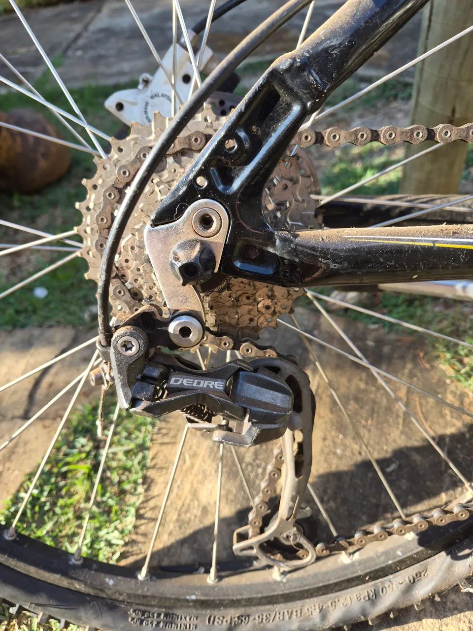 Bicicleta Mérida câmbio shimano Deore de 27V - Foto 5