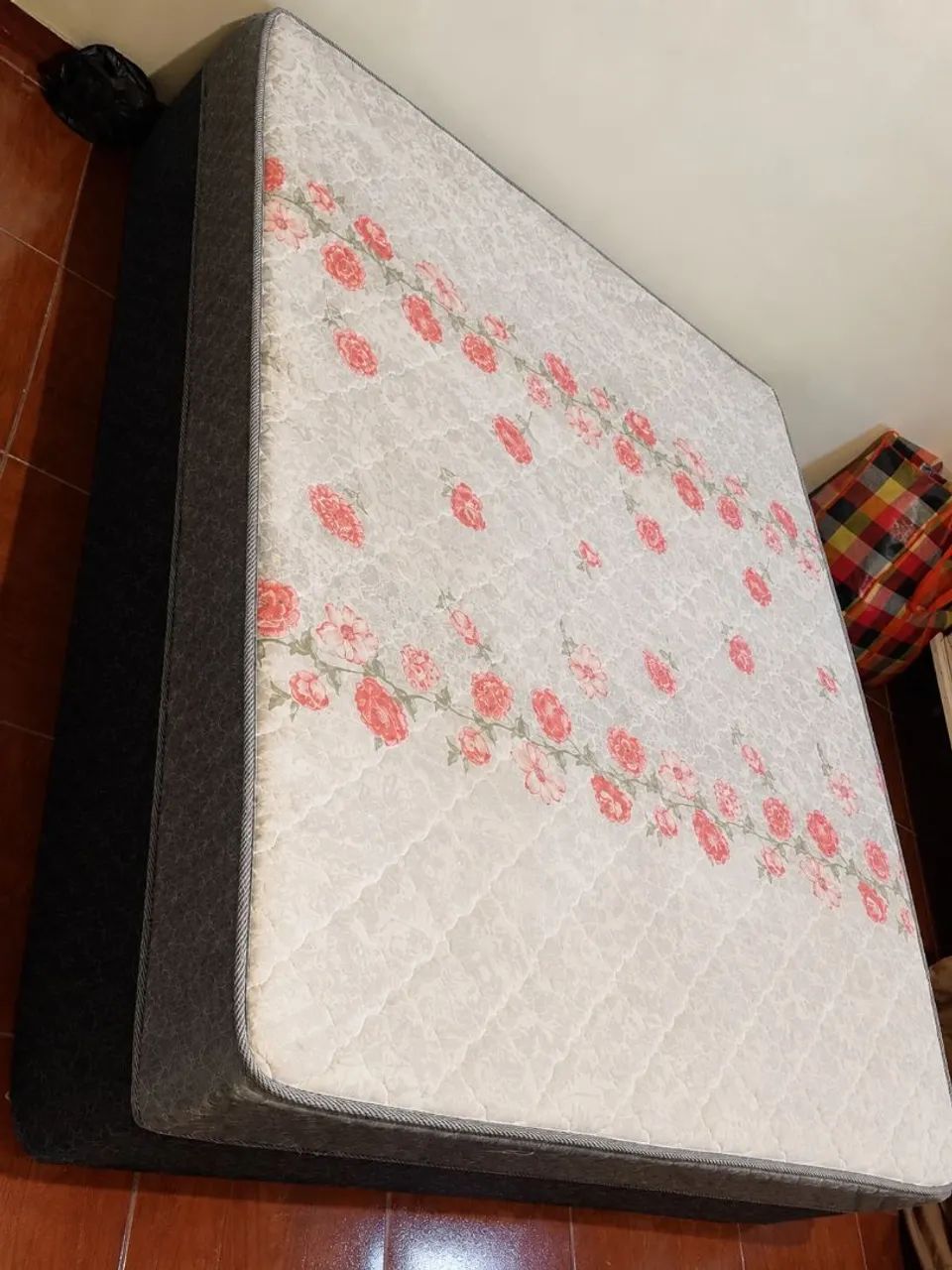 Cama box sem os pés base Desapego 