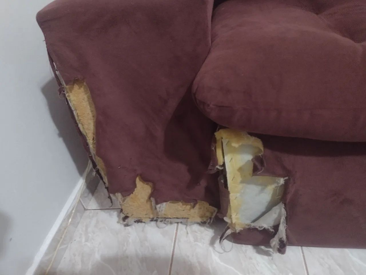 Vendo  sofá retrátil e reclinável com ascento aproximadamente para 5 a 6 pessoas  - Foto 4