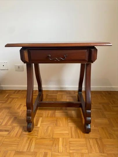 Aparador | Mesa madeira maciça - gaveta e pés trabalhados