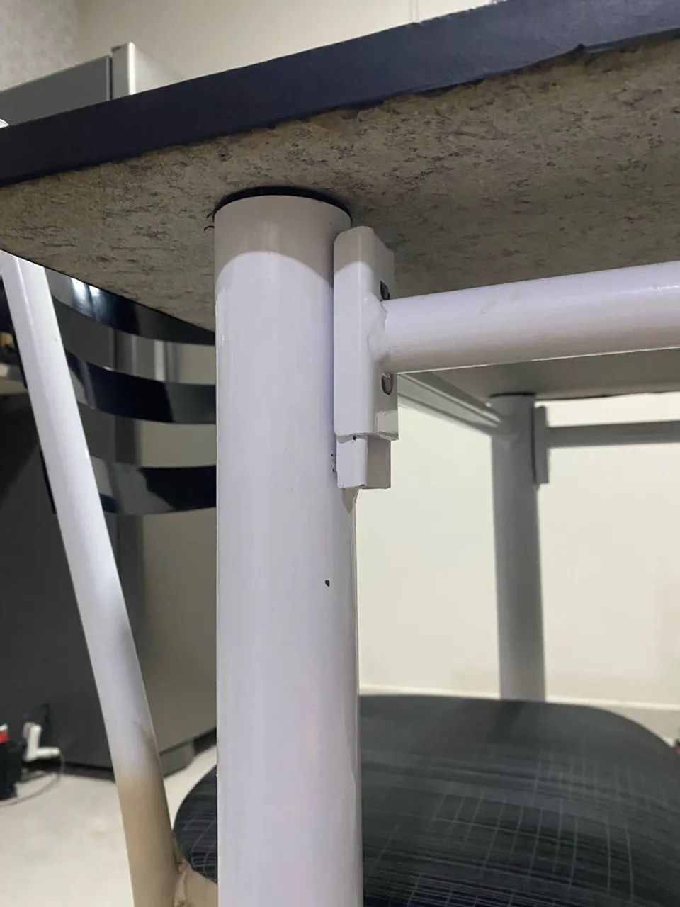 Mesa tampo de granito com 4 cadeiras - Foto 3