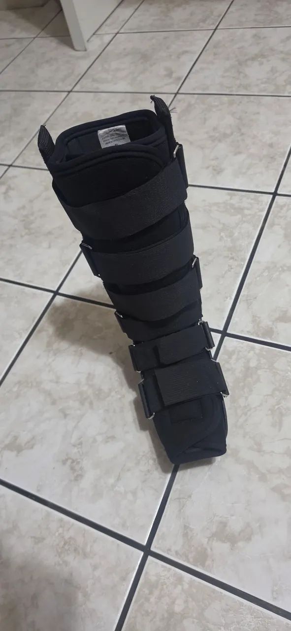 Kit Bota Ortopédica Hidrolight Longa (33 ao 37) + 1 Muleta - Ótimo Estado!