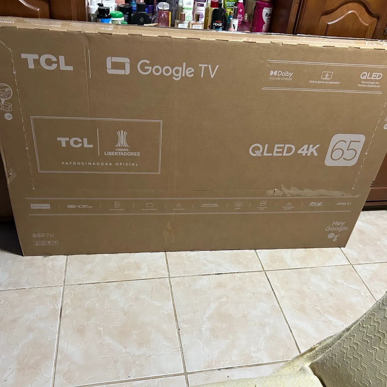 Vende-se TV QLED 4K 65 polegadas TCL smart. Valor: 3.000