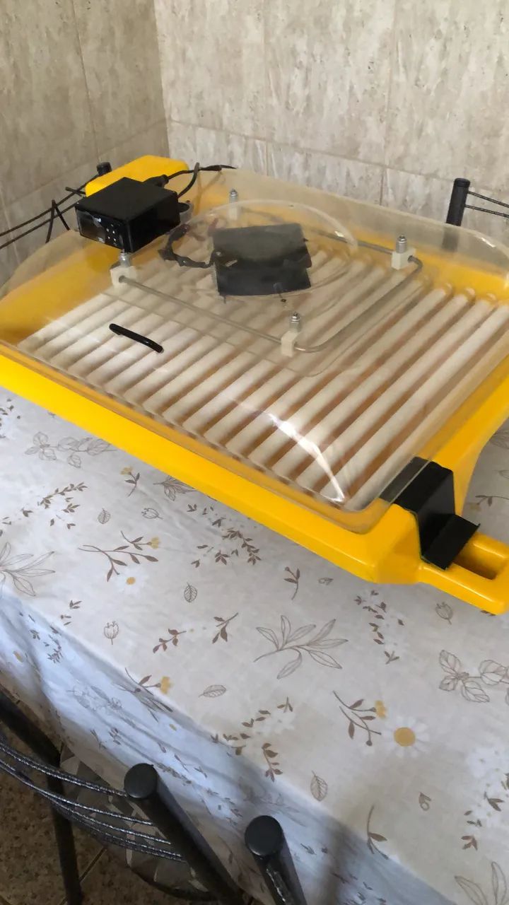 Chocadeira Premium Ecologica 130 ovos