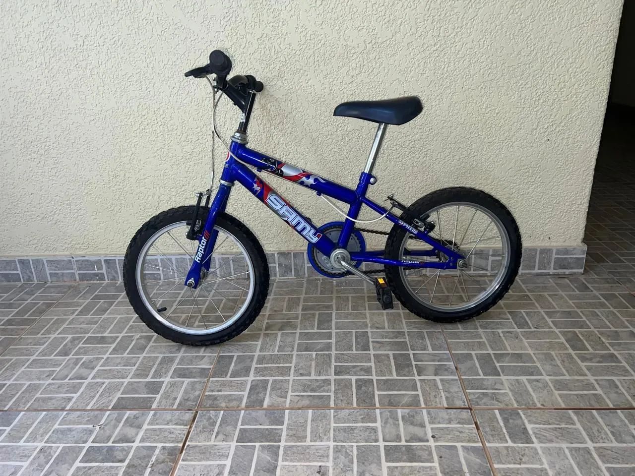 Bicicleta infantil aro 16  bem conservada!!